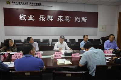 邬小撑来英国365集团官网调研指导工作