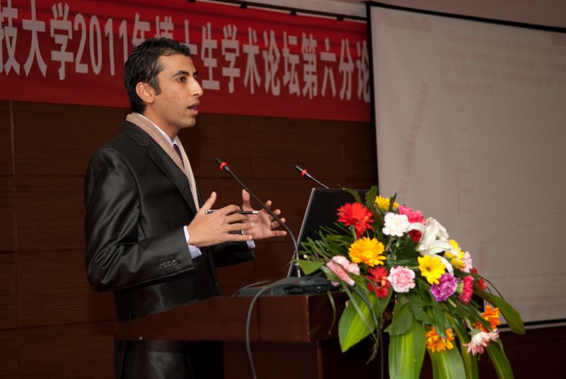 5.职工Amro作题为&ldquo;Simulation of Solar Heating Biogas Digesters Ab