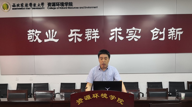 副经理王旭东主持招生宣传活动2.jpg