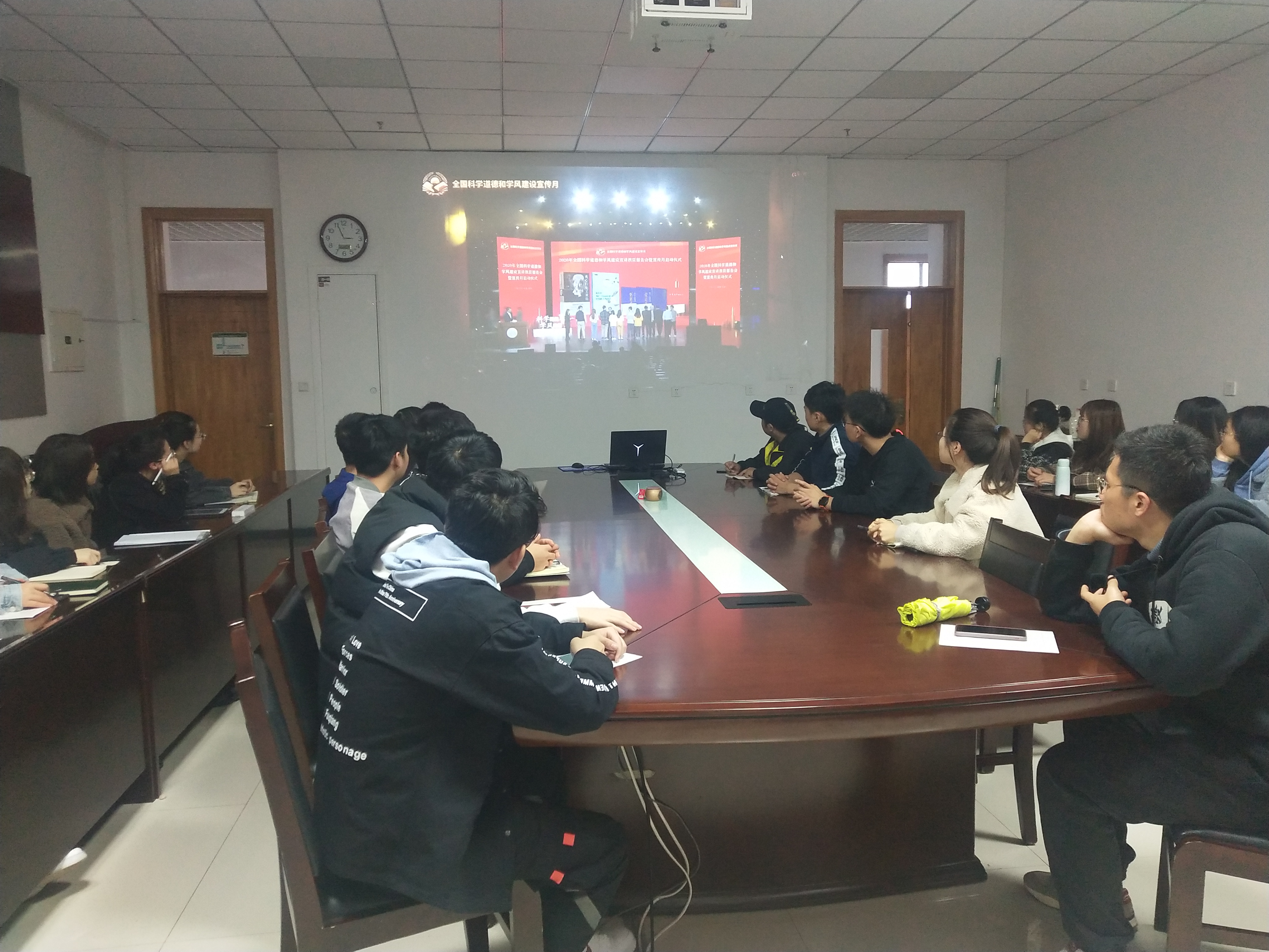 b69832c24d70493ea98d543445206932.jpg b69832c24d70493ea98d543445206932.jpg