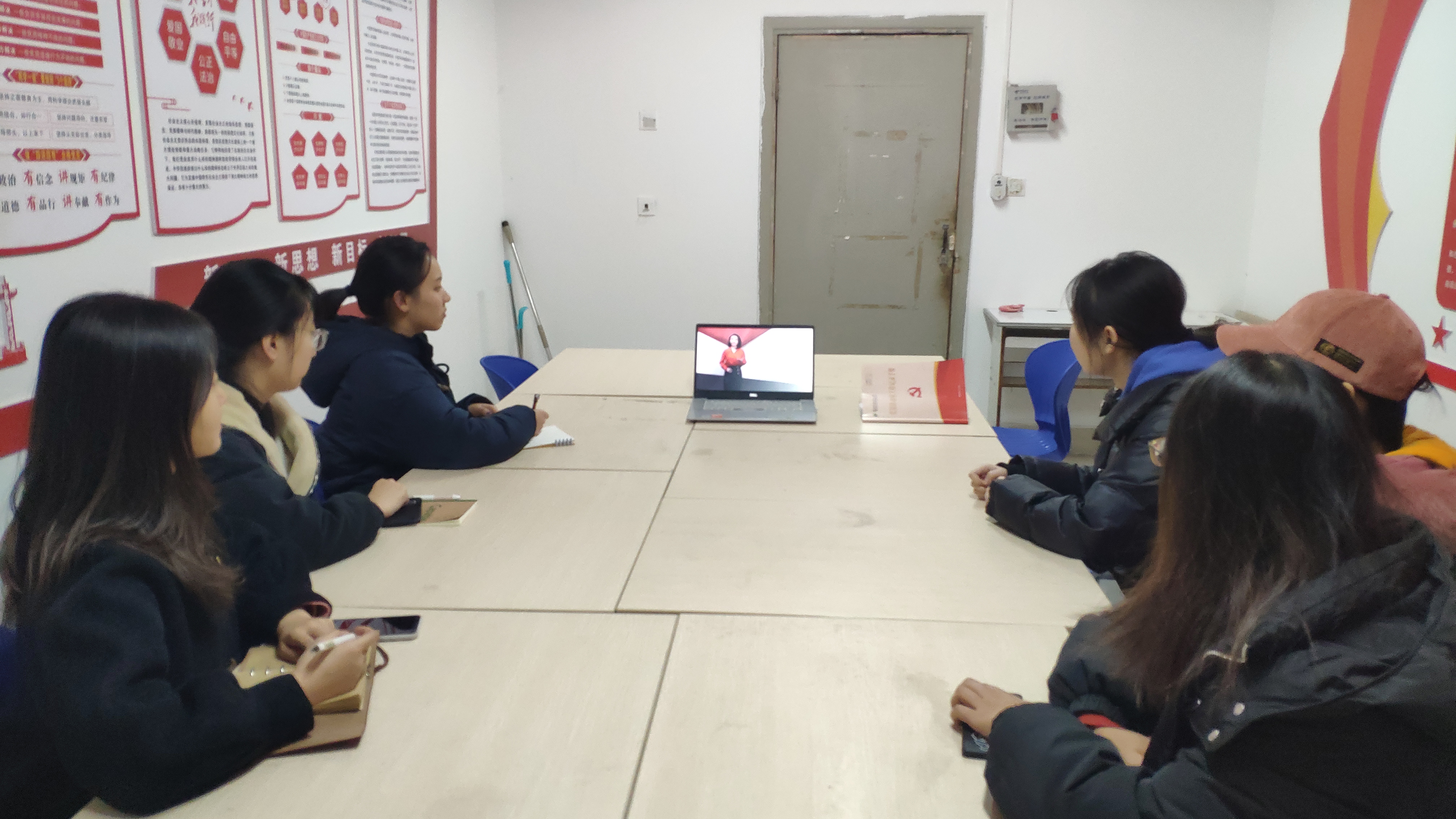 a05fd37417704f97aa76b2430f74a442.jpg a05fd37417704f97aa76b2430f74a442.jpg