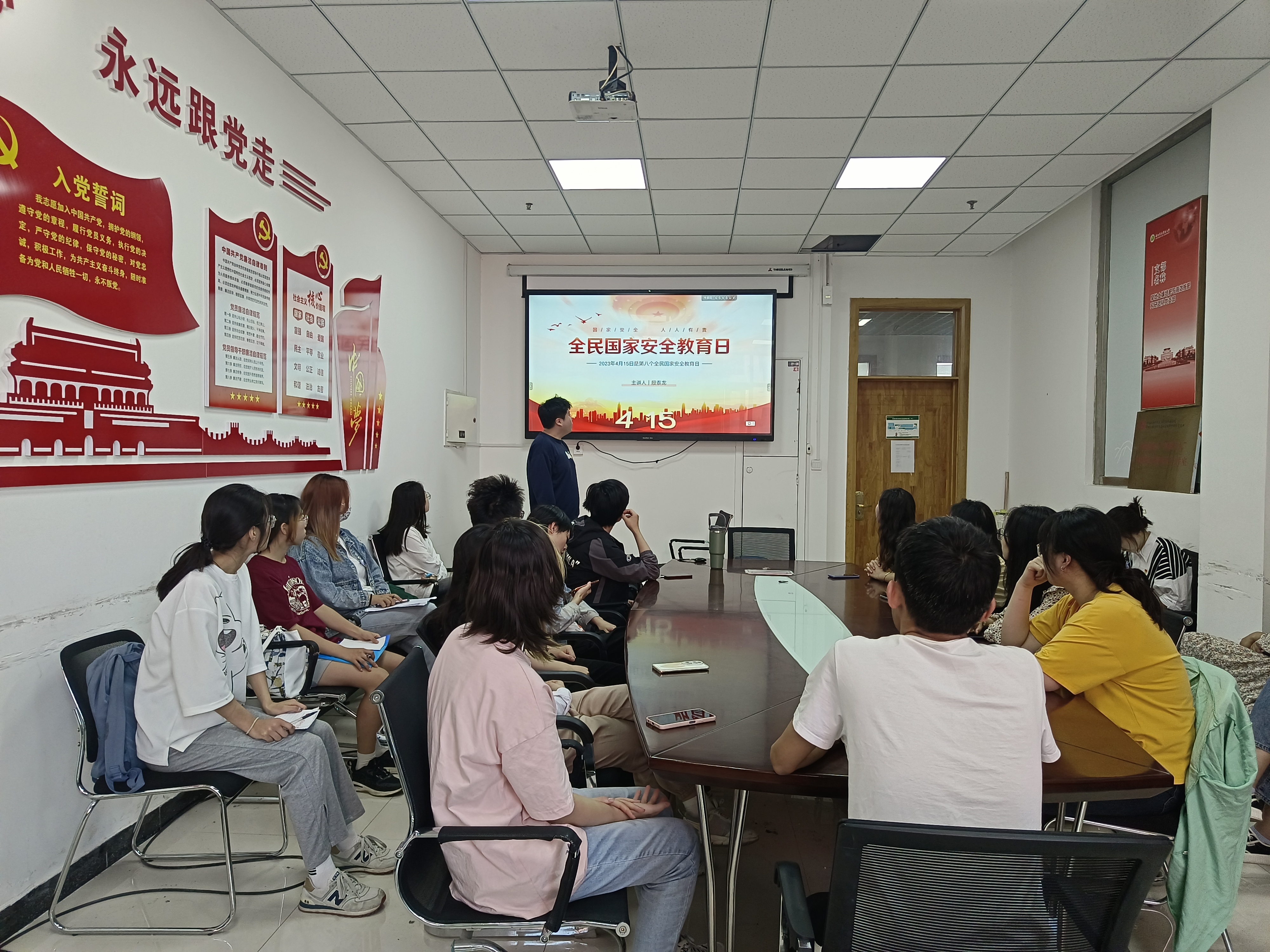 8331438861e24e97a5996e3bd4cffa69.jpg 8331438861e24e97a5996e3bd4cffa69.jpg