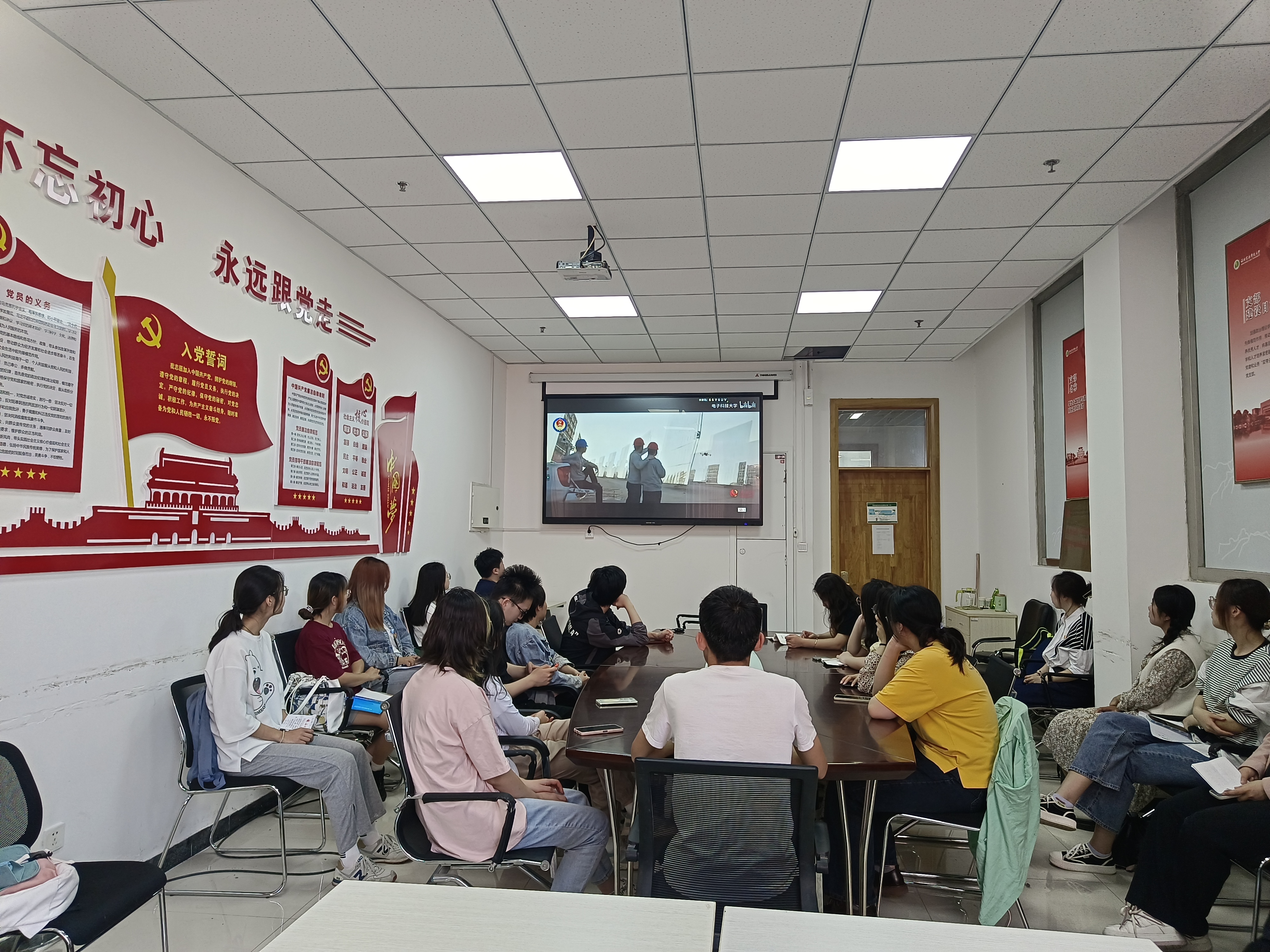 a05b42e0a4eb4c22b9c3263c920dea31.jpg a05b42e0a4eb4c22b9c3263c920dea31.jpg